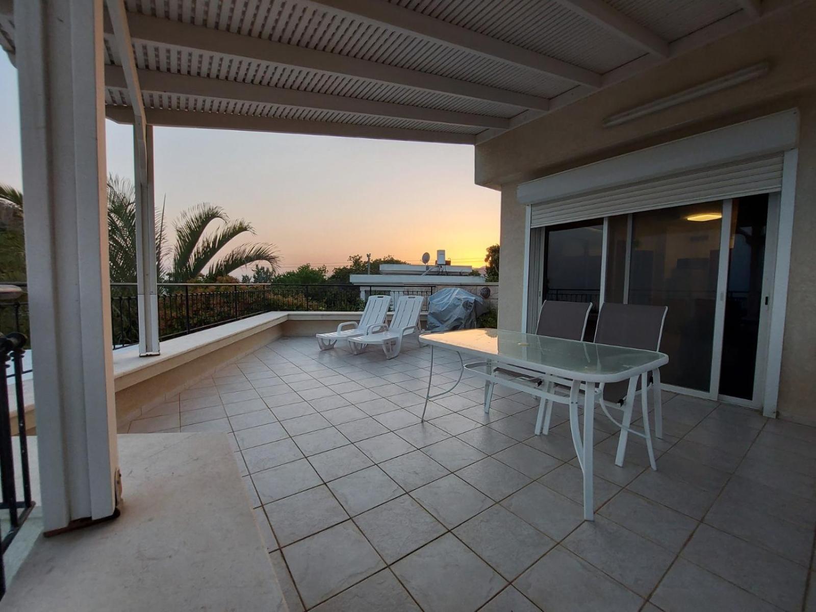 למרפסת La Balcona Apartment Chorazim Phòng bức ảnh